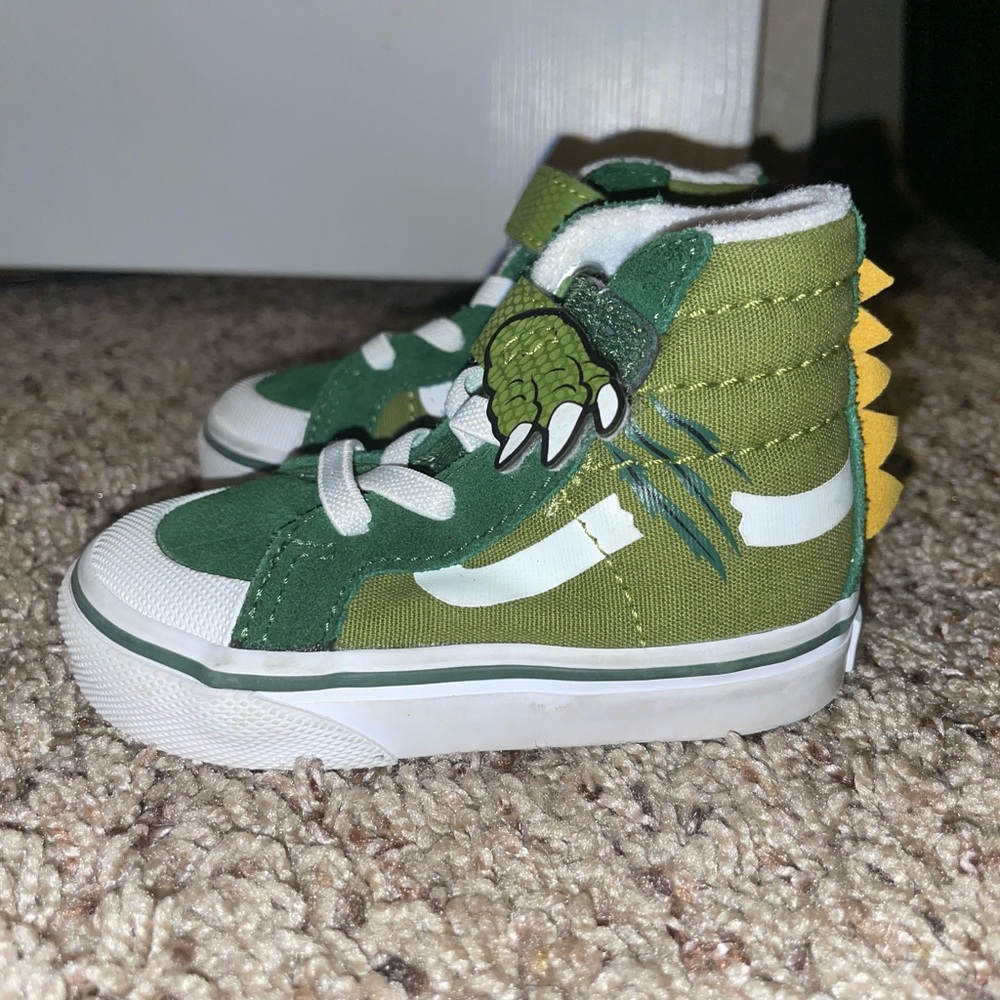 Green Dinosaur Vans💚